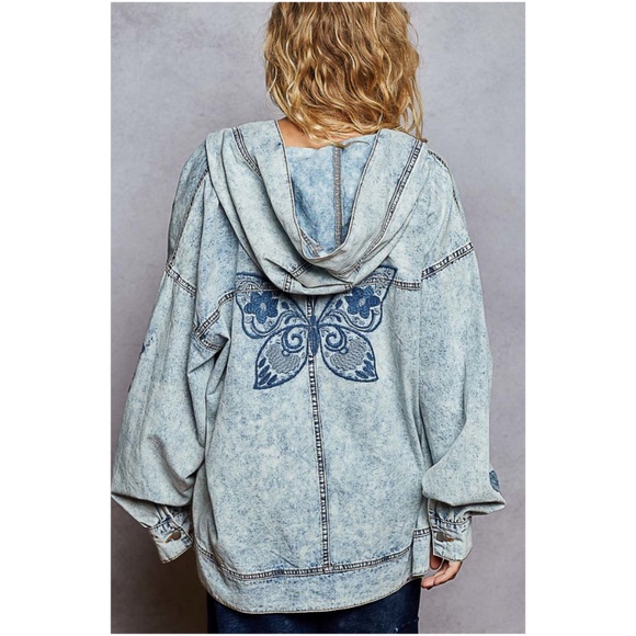 POL Light Wash Butterfly Embroidered Open Front Denim Jean jacket  NWOT - Picture 3 of 6